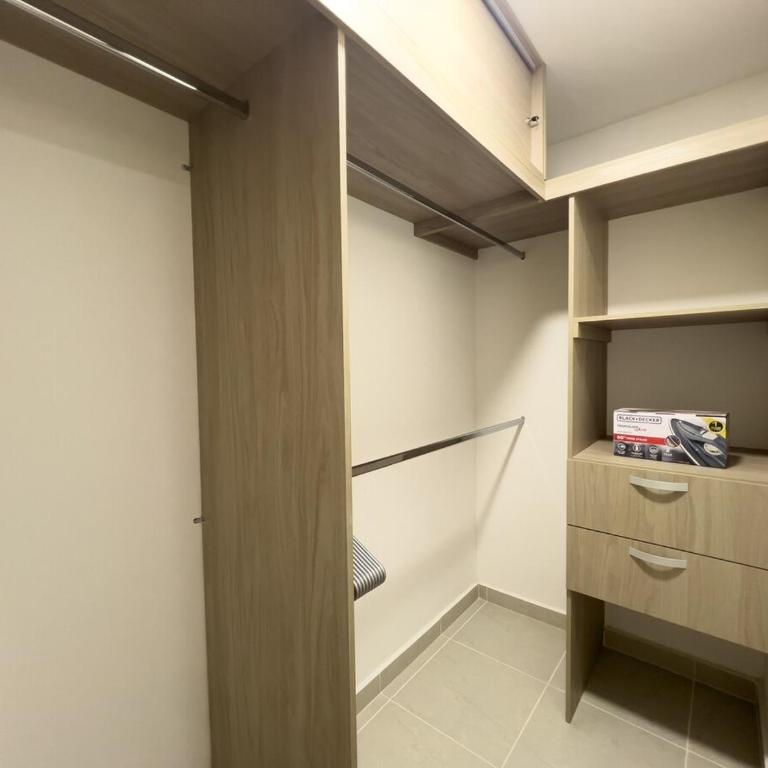 2 cuartos AC y piscina - Two-Bedroom Apartment - 8