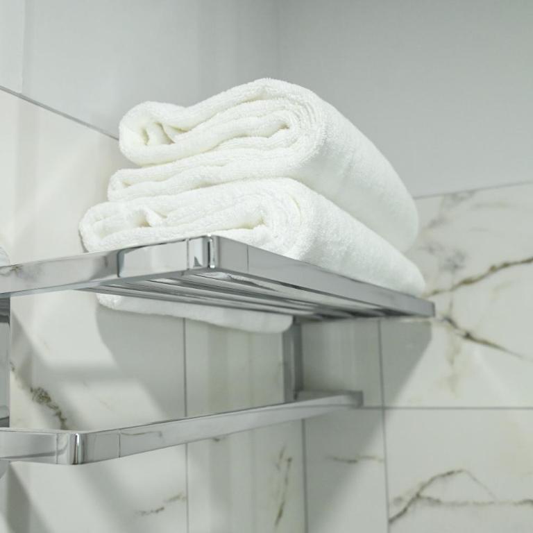Republic Square Luxury Suites - Executive Apartman - 7