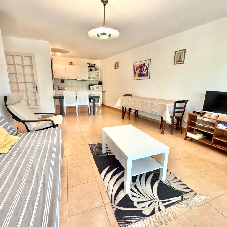 La Réserve - Port de Carqueiranne - Plage à 200m - Appartement 2 Chambres - Vue sur Mer - 15