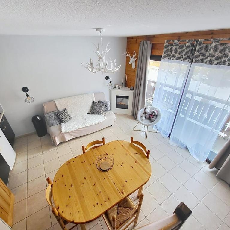 Appartement dans chalet pied des pistes - Appartement 2 Chambres - 28