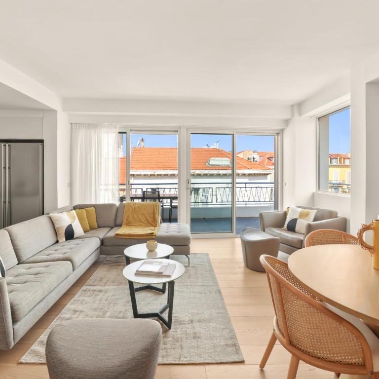 REF 1493 - Cannes -City Center Banane District - Apartment - 3