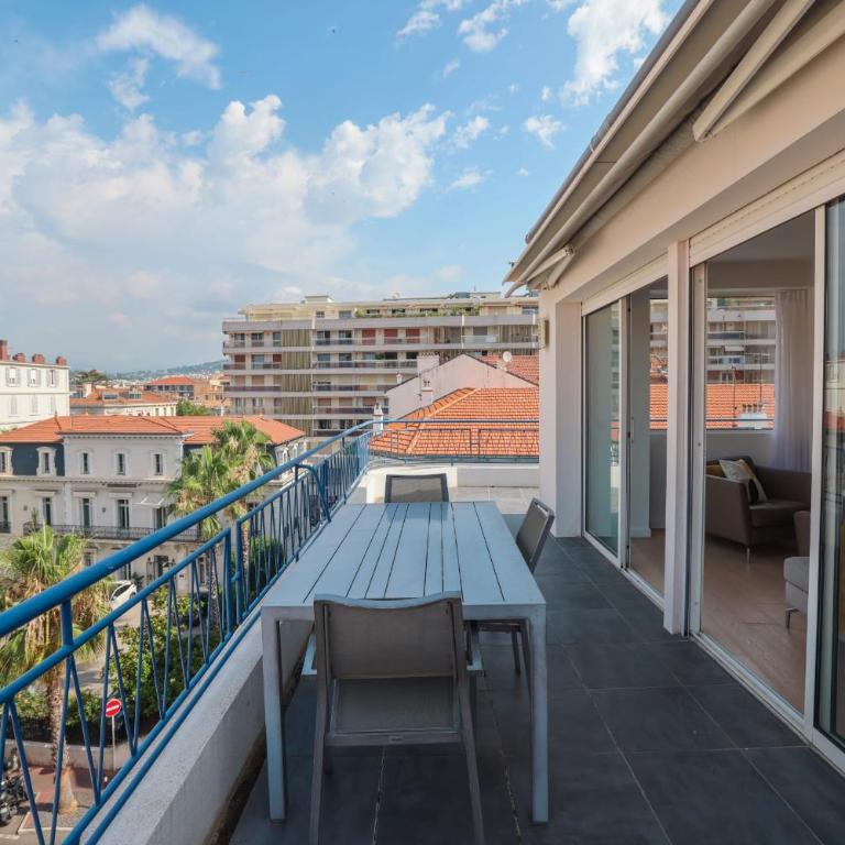 REF 1493 - Cannes -City Center Banane District - Apartment - 2
