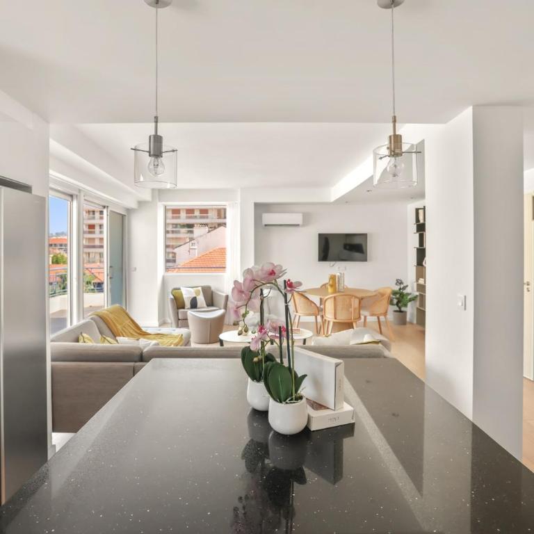 REF 1493 - Cannes -City Center Banane District - Apartment - 6