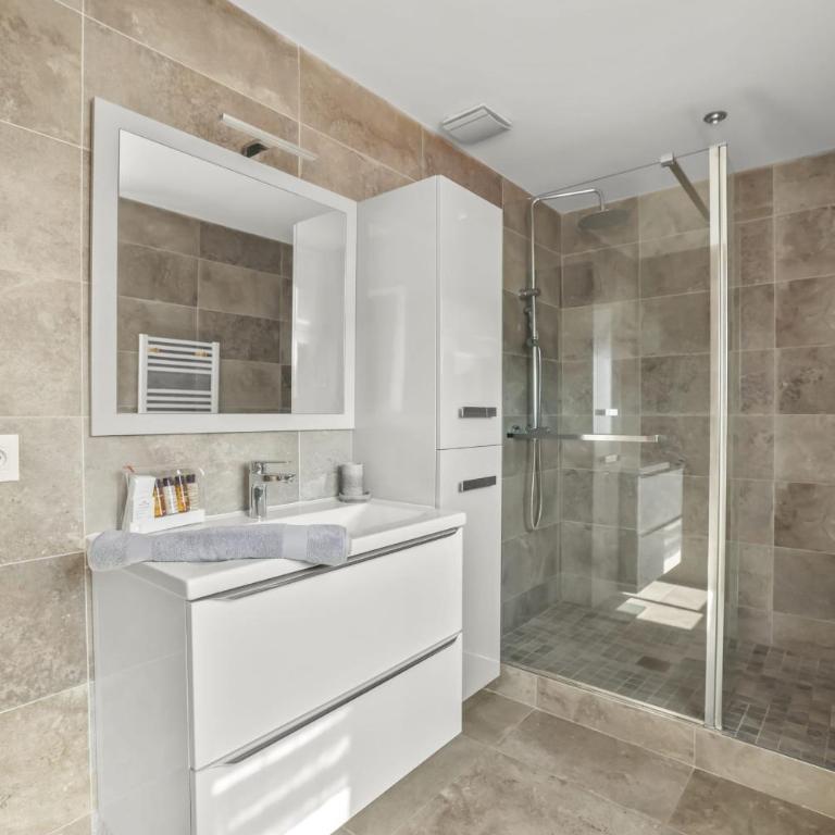 REF 1493 - Cannes -City Center Banane District - Apartment - 11