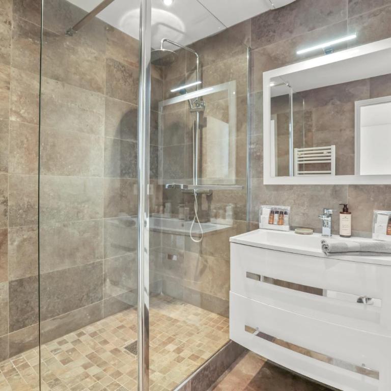 REF 1493 - Cannes -City Center Banane District - Apartment - 14