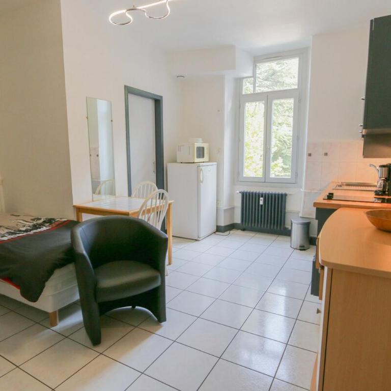 Studio dans palace Beausite en étage proche commodités - Studio avec Vue sur Jardin - 14
