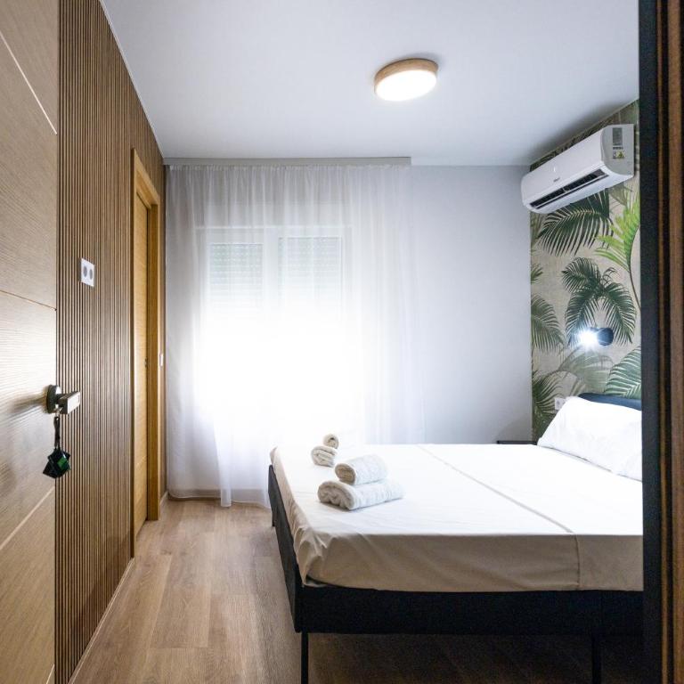 YES! Rooms - Superior King Room - 2