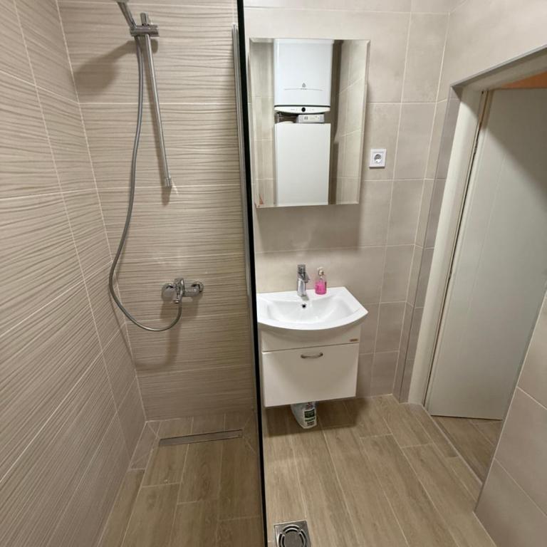 Gio Bella - Two-Bedroom Apartment - 10