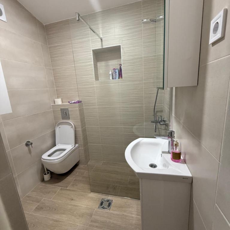 Gio Bella - Two-Bedroom Apartment - 19