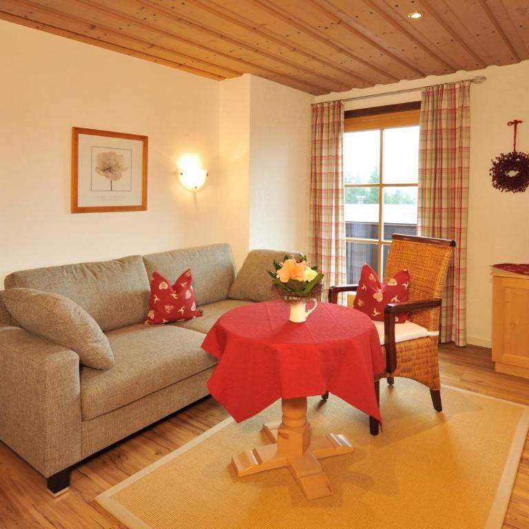 Gästehaus Klara - Apartment mit Blick auf die Berge - 2