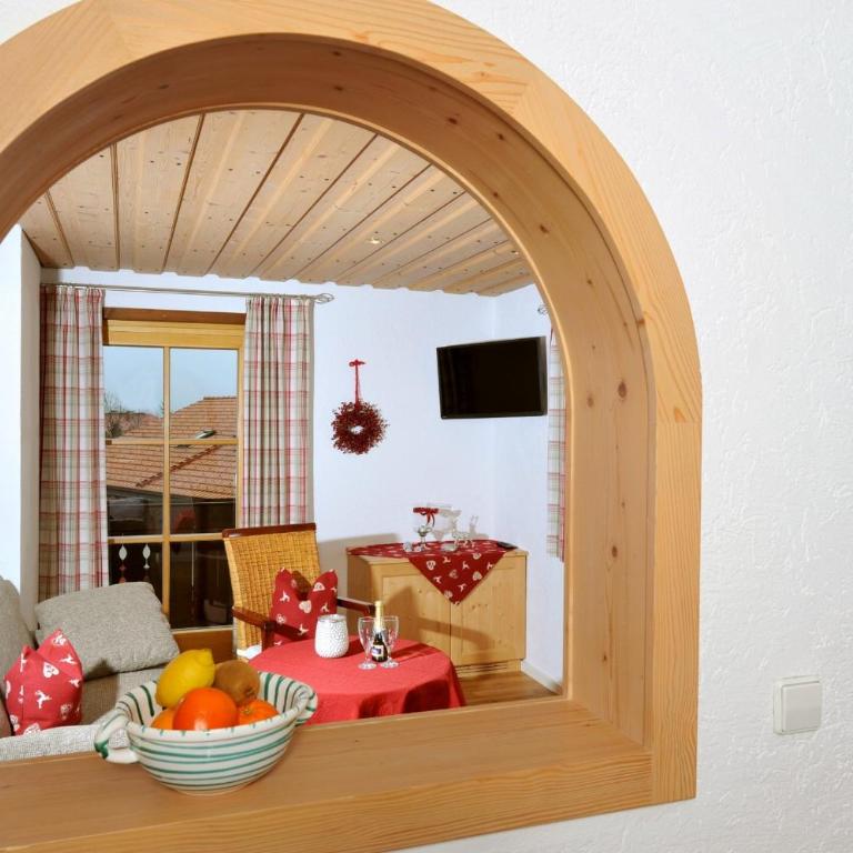 Gästehaus Klara - Apartment mit Blick auf die Berge - 1