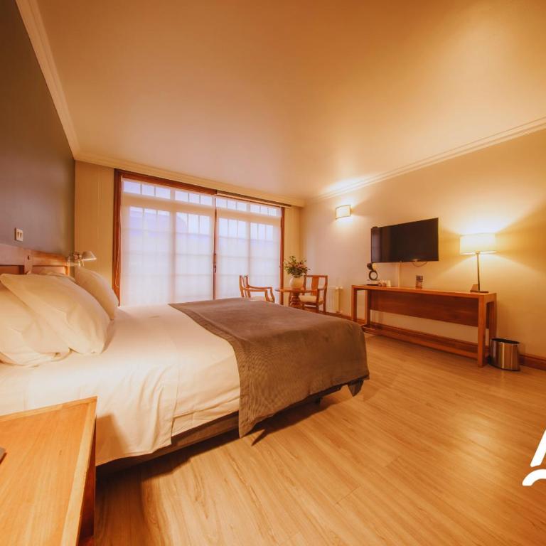 Almasur Punta Arenas - Standard Queen Room - 1