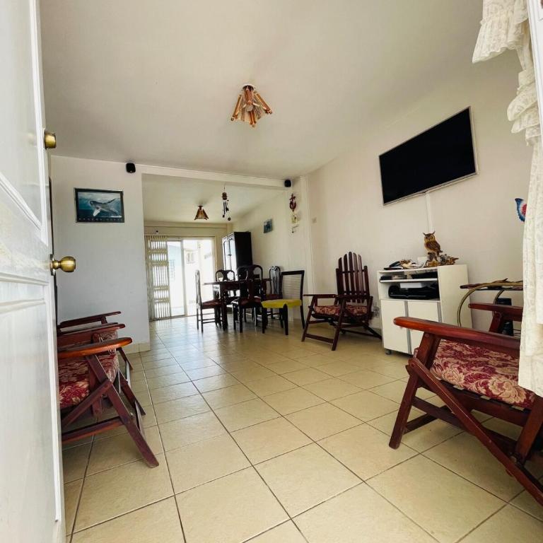 Villa Serena para familias y amigos - vista al mar - Four-Bedroom House - 2