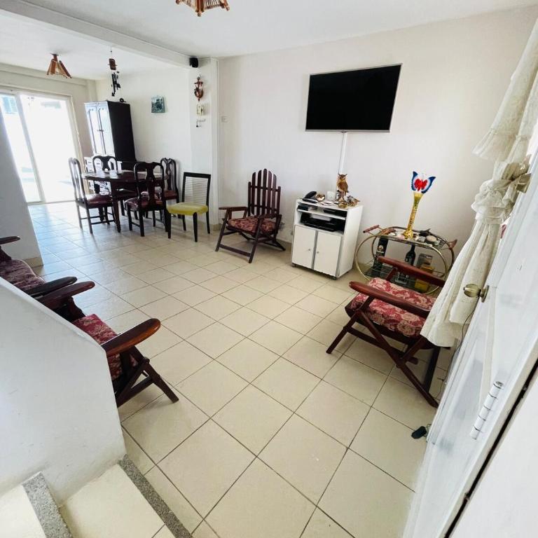 Villa Serena para familias y amigos - vista al mar - Four-Bedroom House - 25