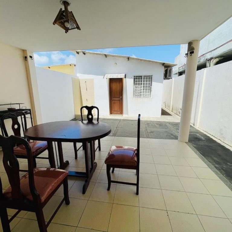 Villa Serena para familias y amigos - vista al mar - Four-Bedroom House - 26
