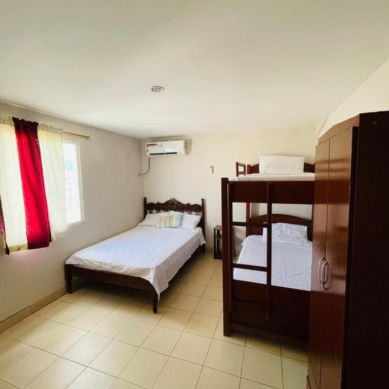 Villa Serena para familias y amigos - vista al mar - Four-Bedroom House - 31