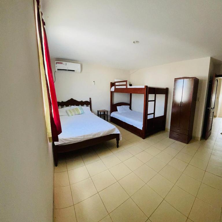 Villa Serena para familias y amigos - vista al mar - Four-Bedroom House - 33