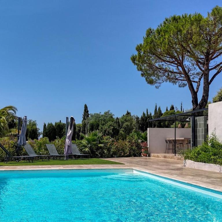 "La Chantyviere" Villa vue Exceptionnelle 180 degrés sur Golf Tropez, accès plage privée - Villa con piscina privada - 72