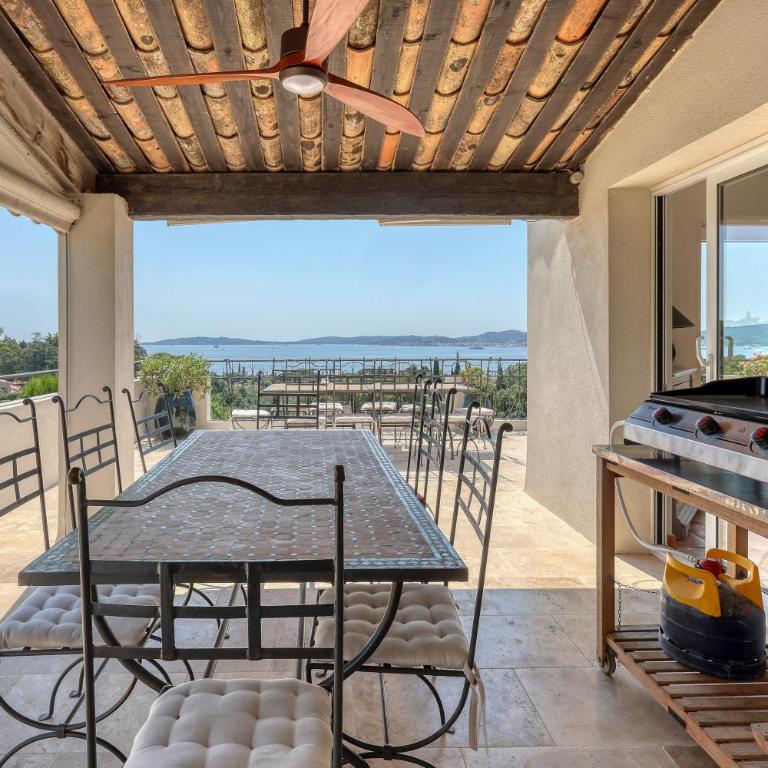 "La Chantyviere" Villa vue Exceptionnelle 180 degrés sur Golf Tropez, accès plage privée - Villa con piscina privada - 16