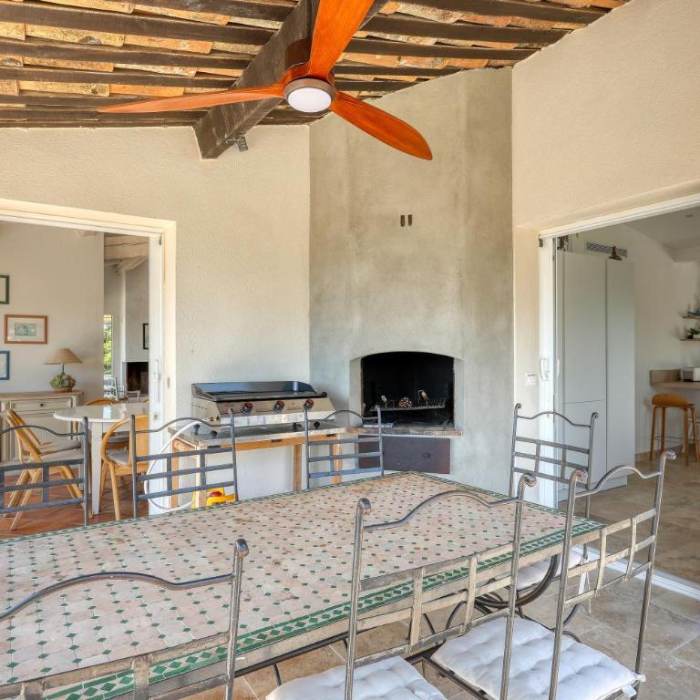 "La Chantyviere" Villa vue Exceptionnelle 180 degrés sur Golf Tropez, accès plage privée - Villa con piscina privada - 80