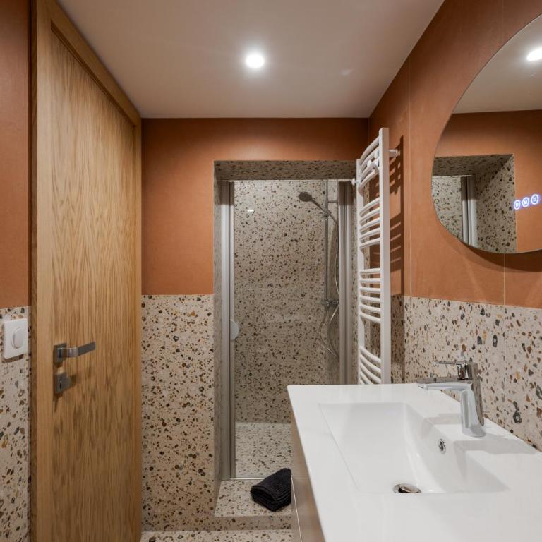KALLISTE - NEW AC- Old town-Walk to everything - Beach- Restaurants-Supermarkets - Appartement 3 Chambres - 10