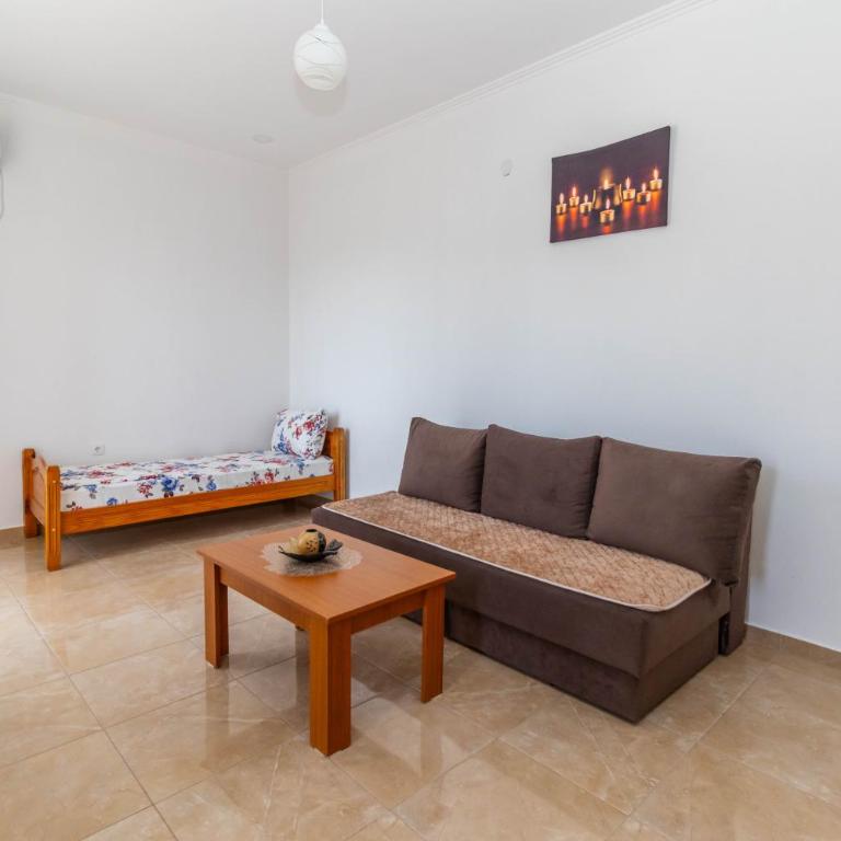 Apartments Asl - Two-Bedroom Deluxe Apartment with Balcony - 7