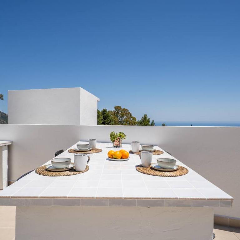 Modern Gem with large Terrace and Sea Views - Habitación Doble con vistas al parque - 42