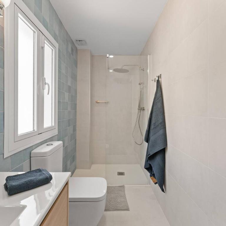 Modern Gem with large Terrace and Sea Views - Habitación Doble con vistas al parque - 11