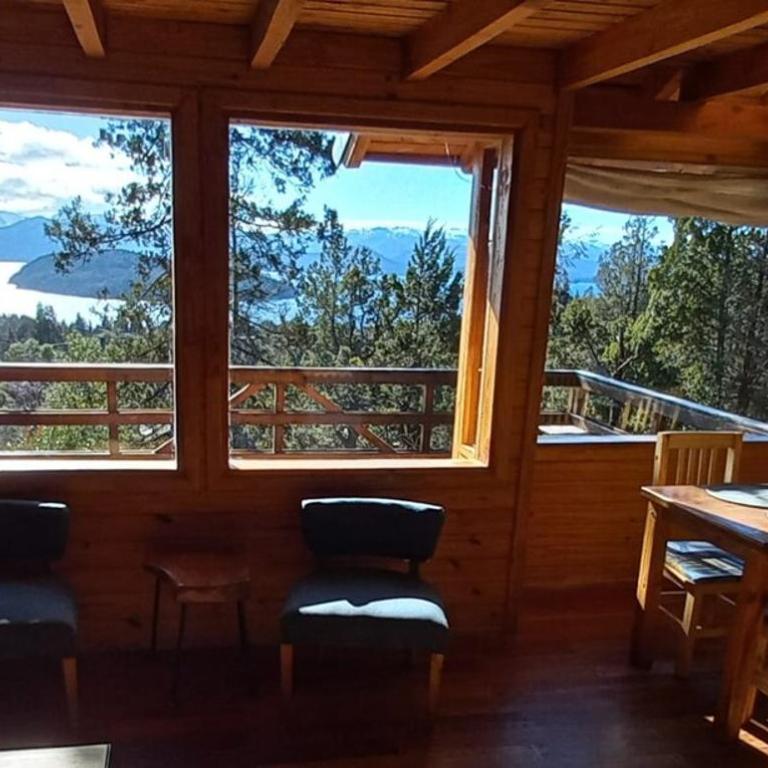 Refugio de bosque con jacuzzi en terraza y vista panorámica al lago - Casa de 2 dormitorios - 11