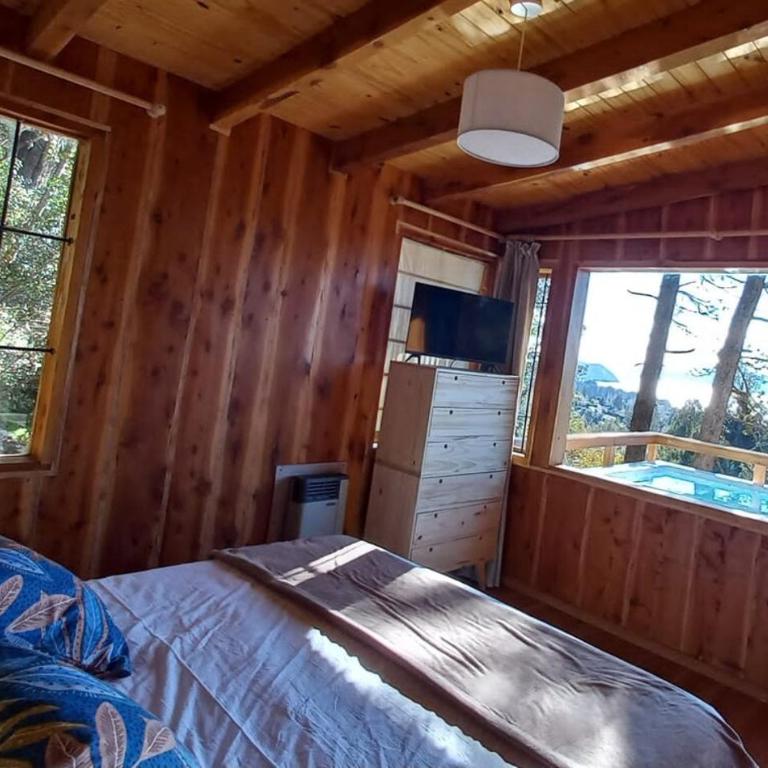 Refugio de bosque con jacuzzi en terraza y vista panorámica al lago - Casa de 2 dormitorios - 14