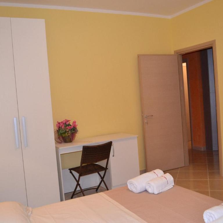B&B 100 Metri Dal Mare - Camera Matrimoniale - 1