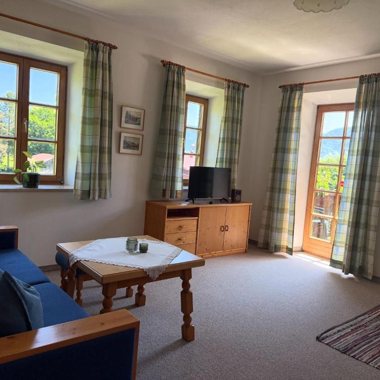 Gästehaus Hausenbauer - Apartment mit Blick auf die Berge - 1