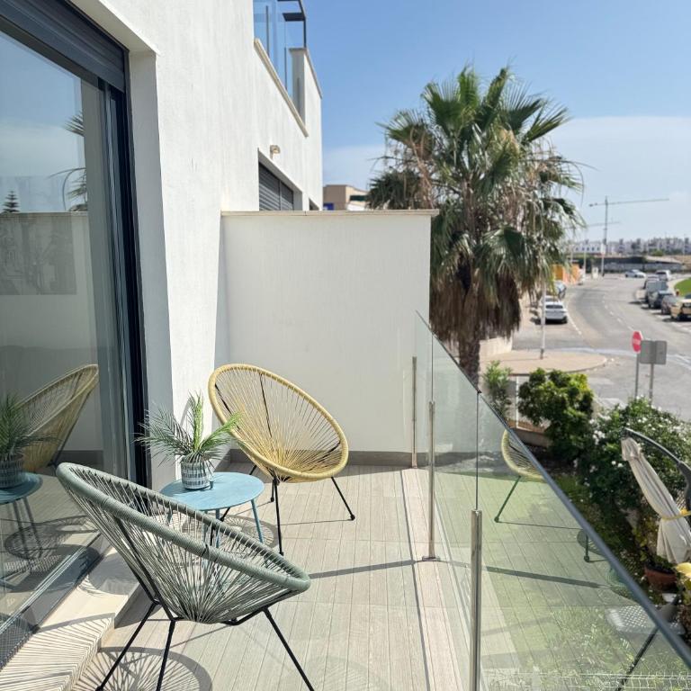 Fun Holiday Apartment Punta Prima - Three-Bedroom Apartment - 17