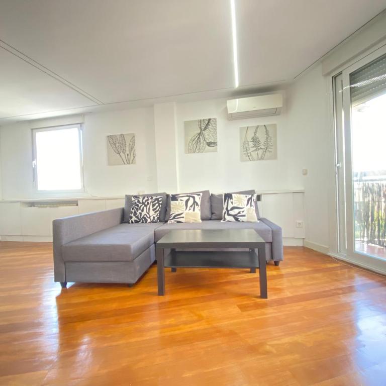 Apartamento Plaza España - One-Bedroom Apartment - 14