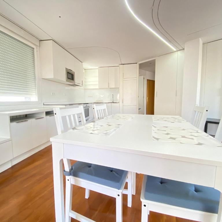 Apartamento Plaza España - One-Bedroom Apartment - 16