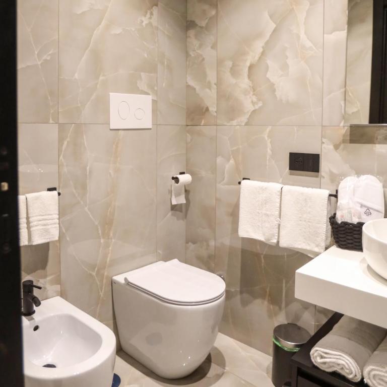 LUNA Gallery Suites - Superior Double Room - 5