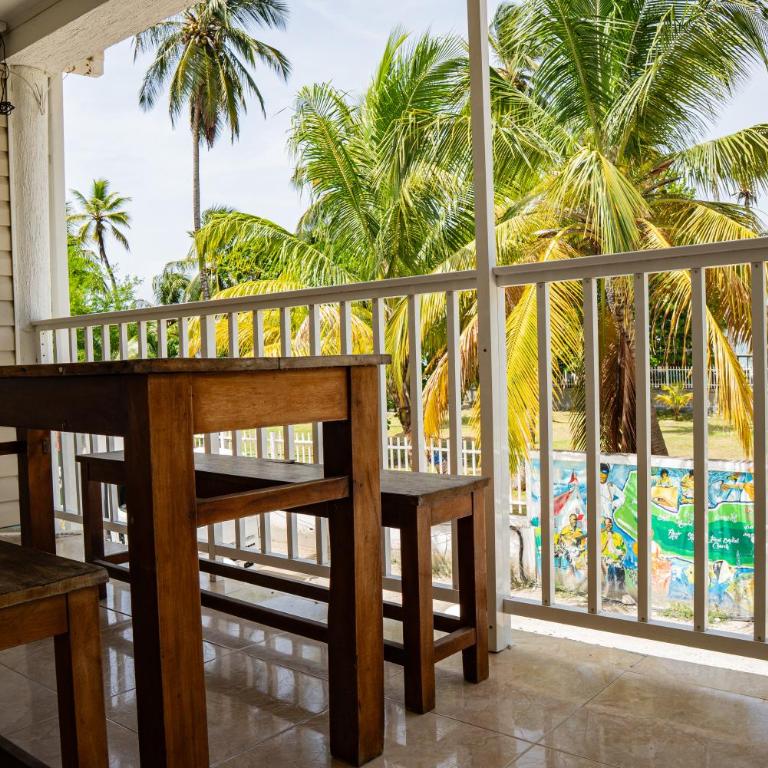 Rocky Cay Lodging - Apartamento con balcón - 9