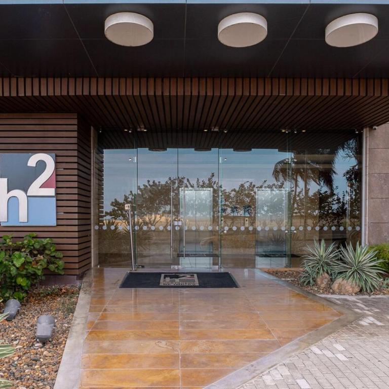 Luxury Ocean View Apartment Building H2 - Hyatt - Three-Bedroom Apartment - 75