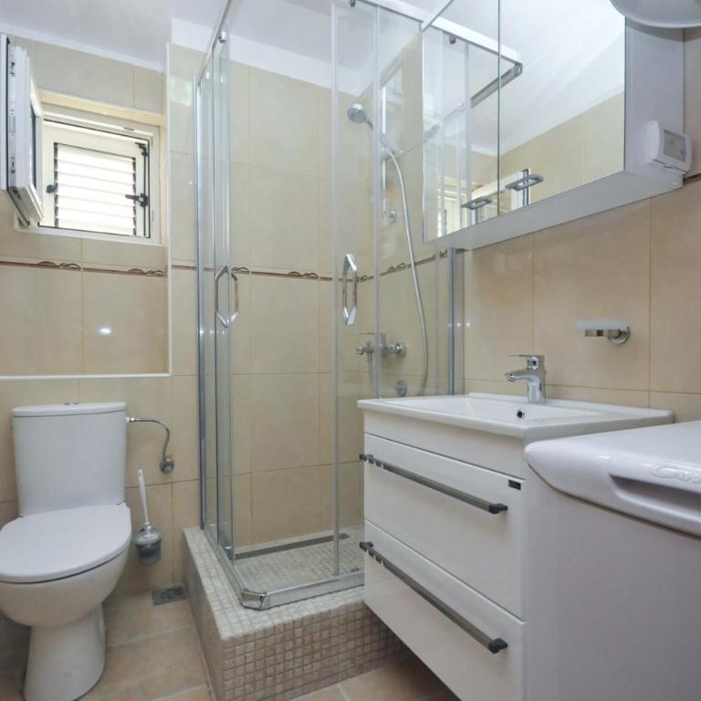 Seaside Apartments Petrovac - One-Bedroom Apartment with Sea View - 4