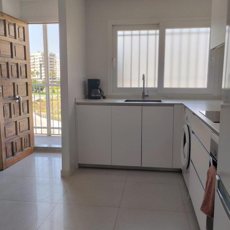 Piso cerca al mar - Apartamento de 3 dormitorios - 4