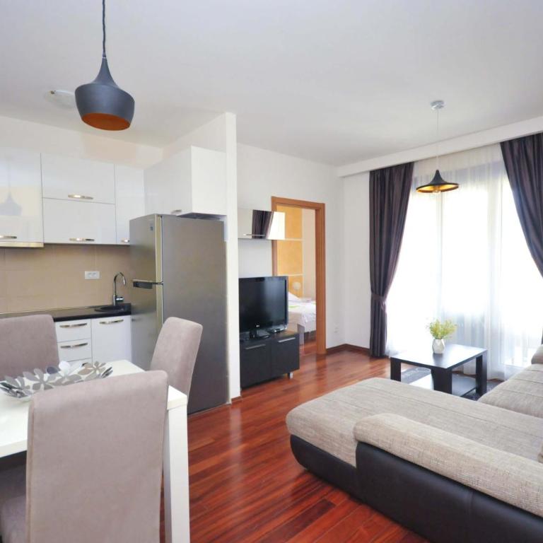 Seaside Apartments Petrovac - Apartment with Sea View - 1