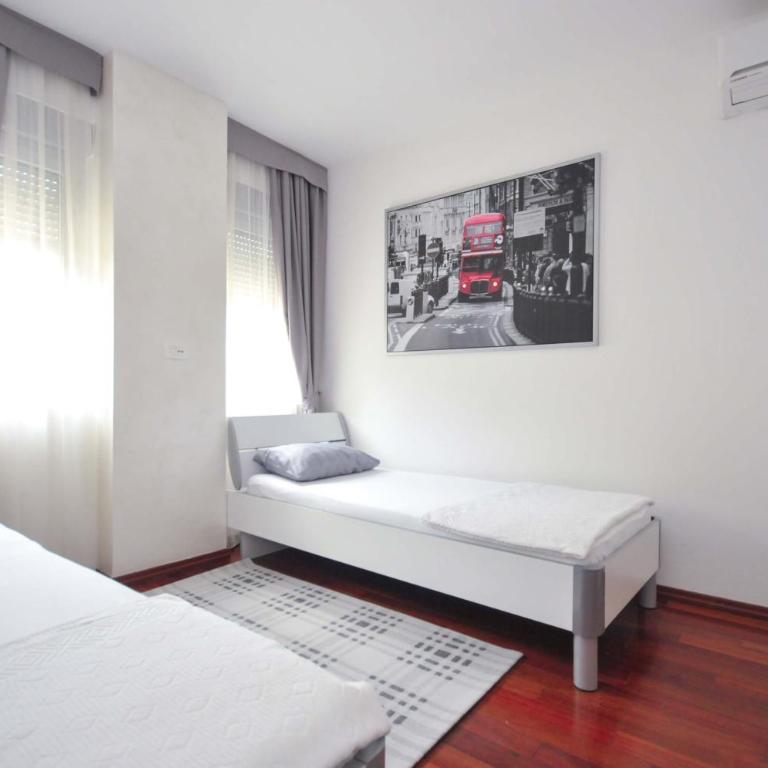 Seaside Apartments Petrovac - Two-Bedroom Apartment with Sea View - 10