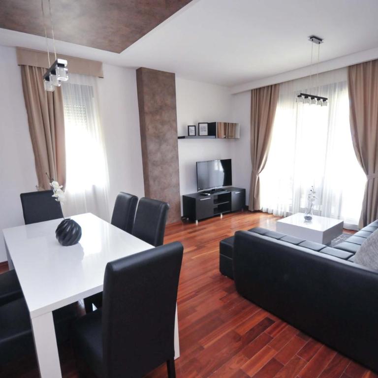 Seaside Apartments Petrovac - Two-Bedroom Apartment with Sea View - 4