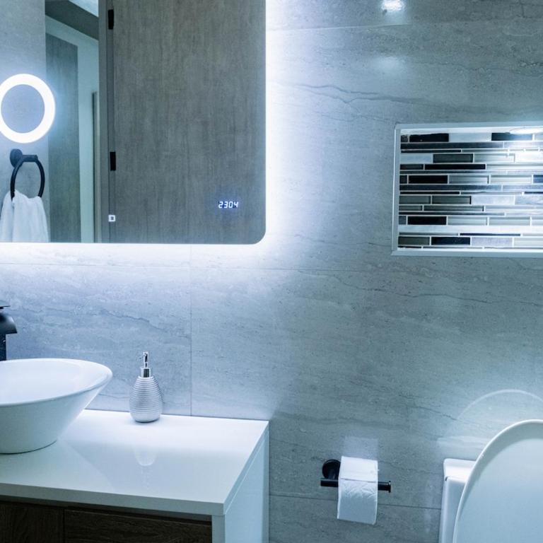 Luxury Apartment BayView Jacuzzi Guestfriendly - Apartment with View and Balcony - 17