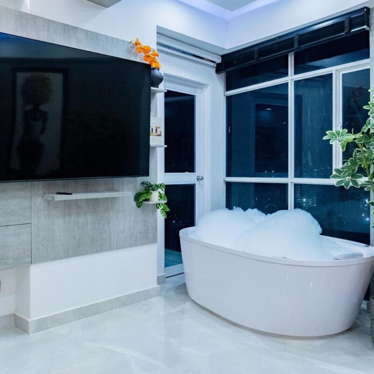 Luxury Apartment BayView Jacuzzi Guestfriendly - Apartment with View and Balcony - 28