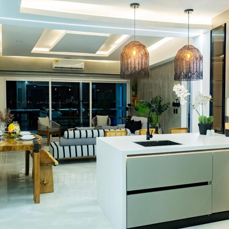 Luxury Apartment BayView Jacuzzi Guestfriendly - Apartment with View and Balcony - 39