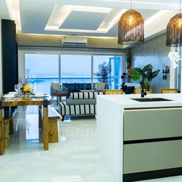 Luxury Apartment BayView Jacuzzi Guestfriendly - Apartment with View and Balcony - 55