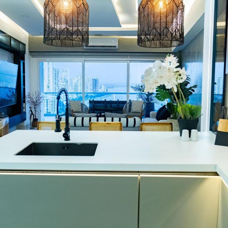 Luxury Apartment BayView Jacuzzi Guestfriendly - Apartment with View and Balcony - 63