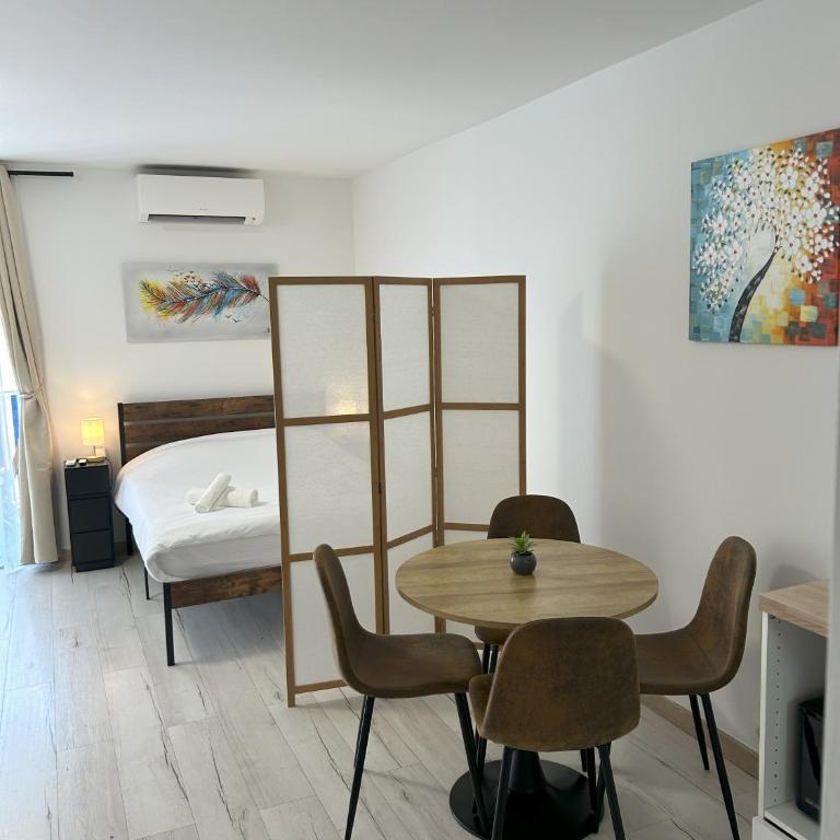 Riviera Retreat - Steps to Beach & Shops, Balcony & AC - Appartement 1 Chambre - 6