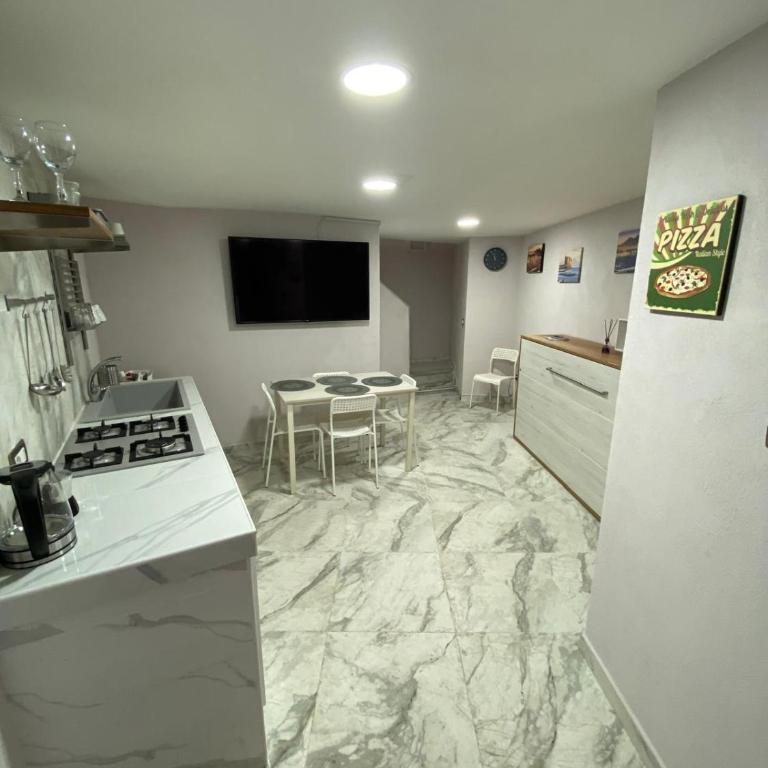 House of Totonn - Two-Bedroom House - 6